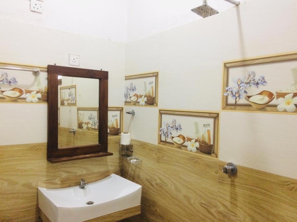 Ambel Homestay أنرادابورام المظهر الخارجي الصورة